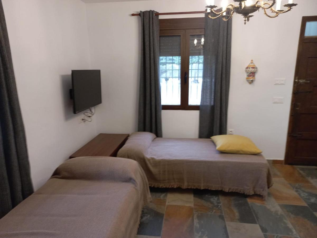 Senia Tomaset III Villa Onil Екстериор снимка